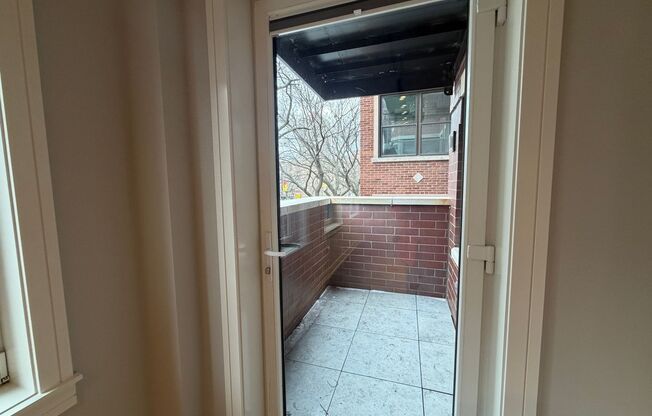 2 beds, 2 baths, 908 sqft, $3,650, Unit 952-202
