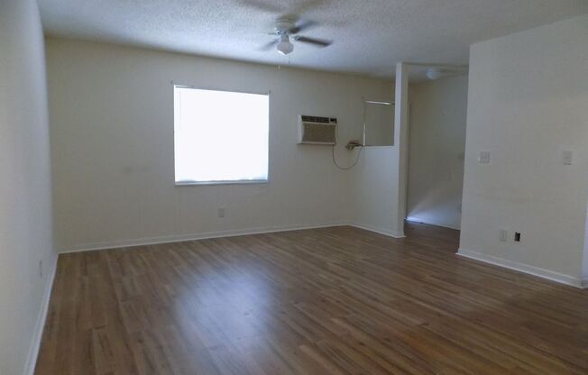 2 Bedroom, 1 Bath Quadraplex Unit For Rent at 3070 Saint Paul Drive Winter Haven, FL 33880.