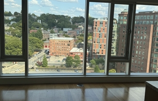 1 bed, 1 bath, 650 sqft, $2,800, Unit 1205