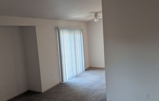 2 beds, 1 bath, 878 sqft, $1,775, Unit E202