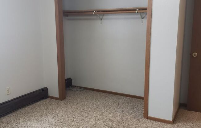 2 beds, 1 bath, $800, Unit 3