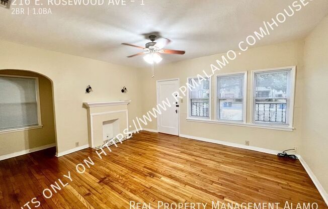 216 E ROSEWOOD AVE