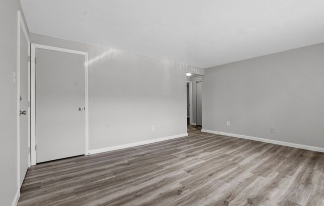 2 beds, 1 bath, 787 sqft, $1,345, Unit Unit 05