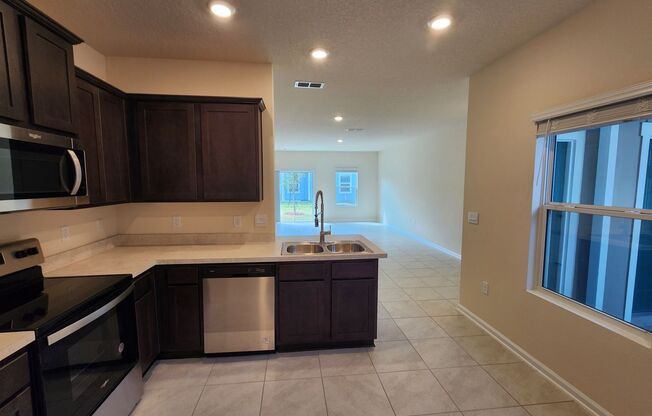 3 beds, 2.5 baths, $1,849