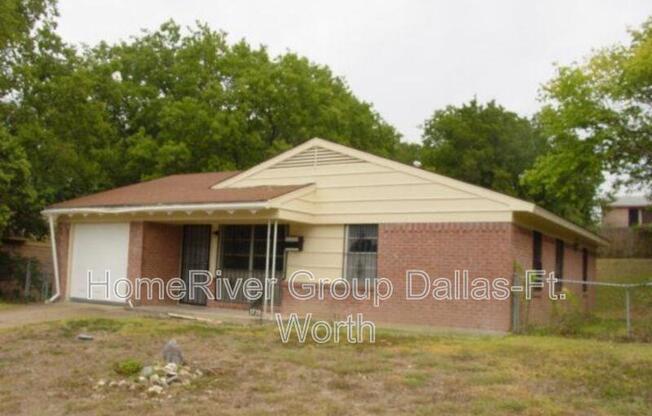 5720 BLUFFMAN DR