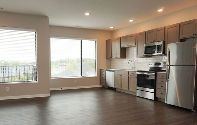 1 bed, 1 bath, 895 sqft, $1,399, Unit 404