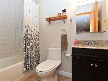 1 bed, 1 bath, 689 sqft, $2,600, Unit 11