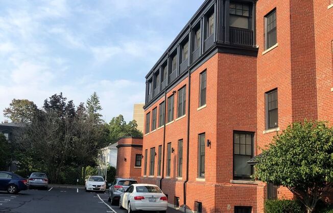 1 bed, 1 bath, 500 sqft, $1,800, Unit 002