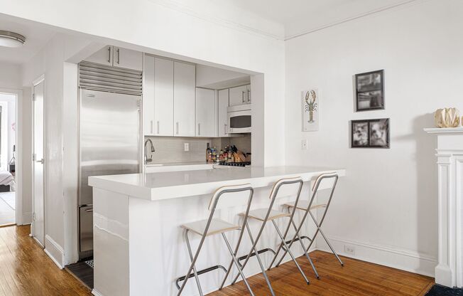 159 E 63 ST