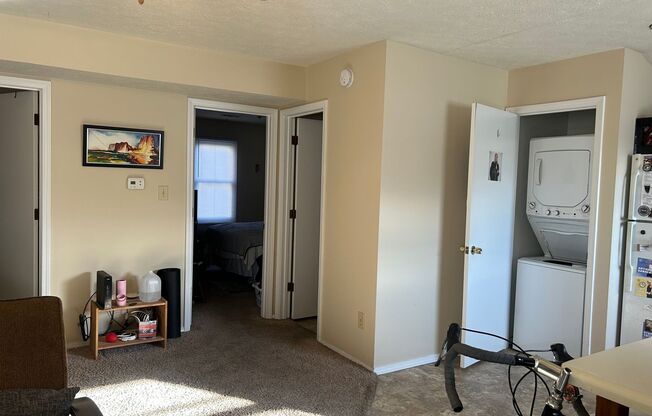 2 beds, 1 bath, $800