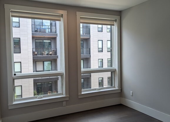 3 beds, 1 bath, 1,070 sqft, $3,700, Unit 202