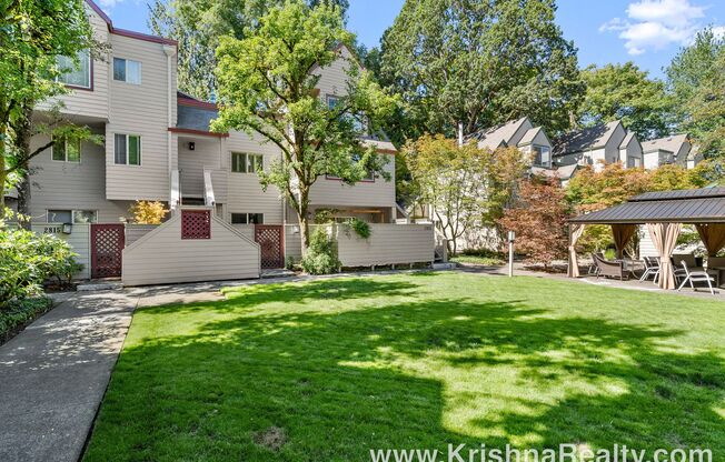 Lovely 2 BD* 2 BA* Fully Upgraded Condo Located in NW Portland's Old Forest Commons Community! *Minutes to NW 23rd*