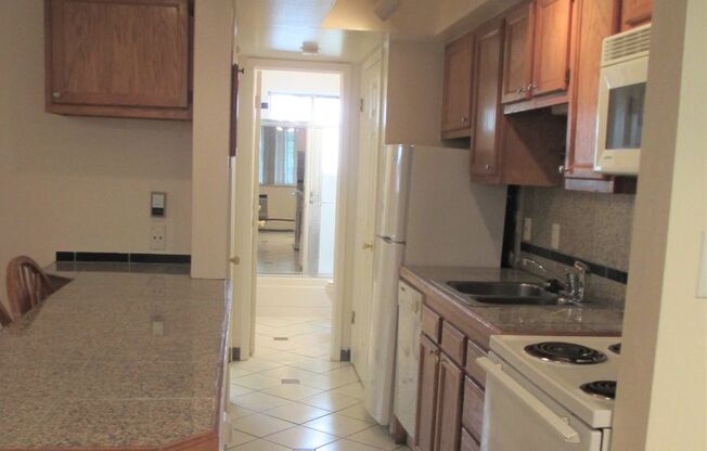 1 bed, 1 bath, $1,695, Unit 660-302