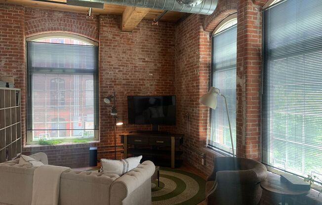 Studio, 1 bath, 1,068 sqft, $2,108, Unit 401