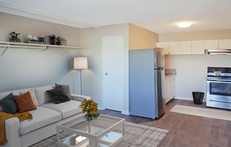 Stewart Arms - Apartments For Rent Las Vegas - Newly Renovated