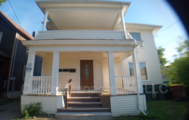 220 W Lapeer St