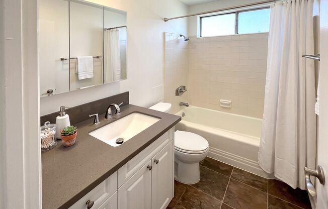 268 E. Santa Anita Ave Burbank, CA 91506