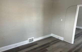 2 beds, 1 bath, $1,100, Unit #2