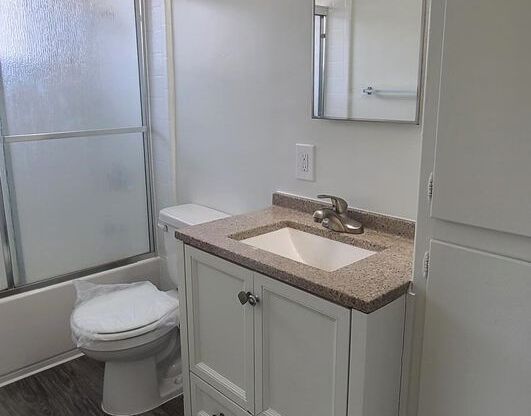 1 bed, 1 bath, $1,800, Unit 5