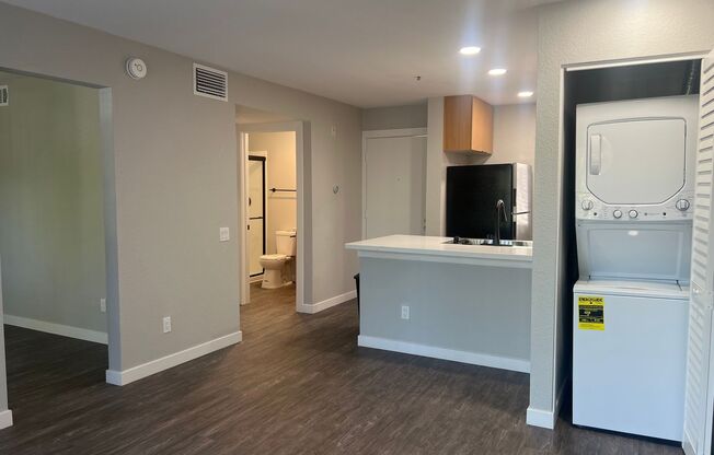 1 bed, 1 bath, 495 sqft, $2,725, Unit A-121