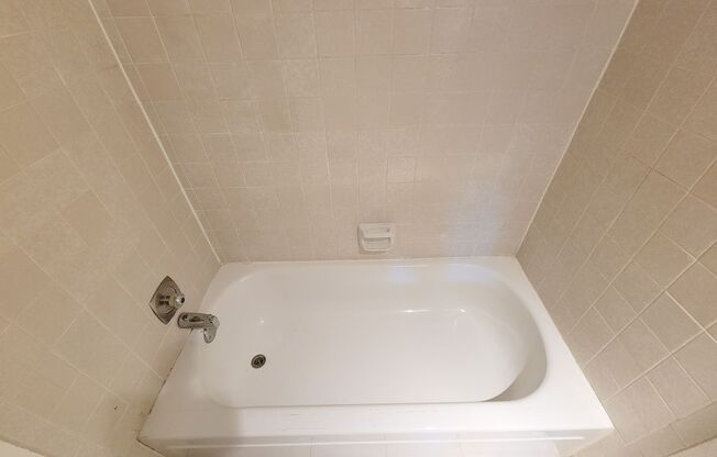 2 beds, 2 baths, $1,450, Unit # 47