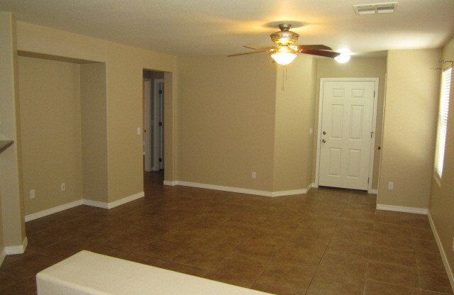 3 beds, 2 baths, $1,700