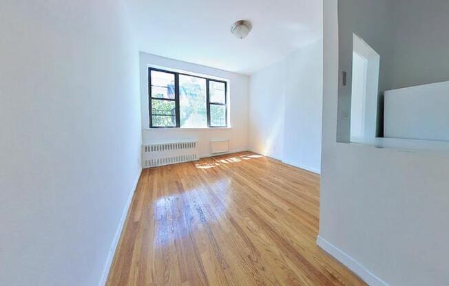 Studio, 1 bath, $2,450, Unit 4D