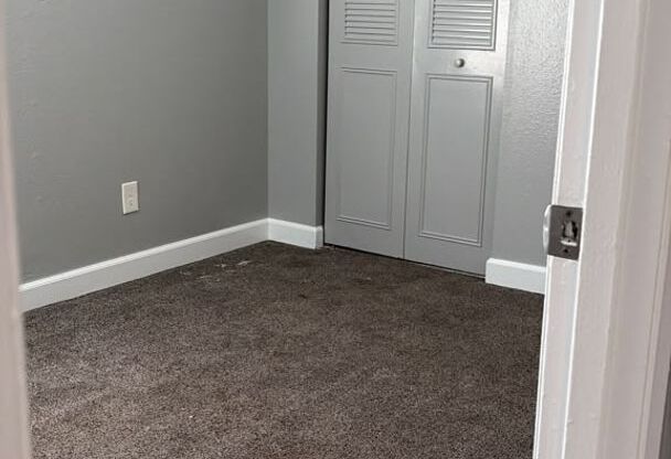 2 beds, 1 bath, 695 sqft, $1,265, Unit 505 B4