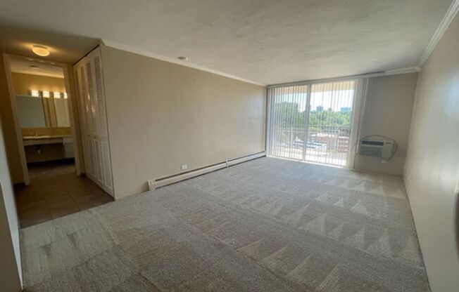 1 bed, 1 bath, 698 sqft, $1,450, Unit 601