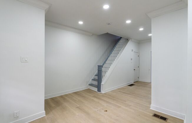 Newly rehabbed 3 bedroom 1.5 bath unit