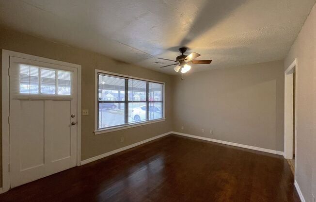 Midwest City Gem: Cozy 2BR Bliss Awaits You! ***Ask us about our $350 Off Move In Special!!***