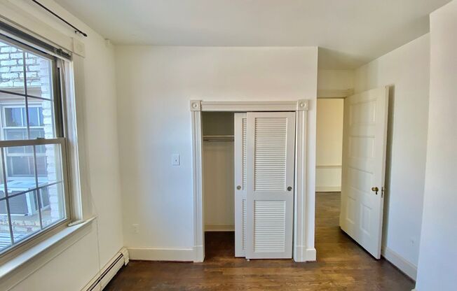 2 beds, 1 bath, $2,740, Unit 07