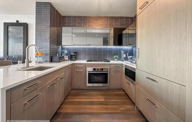 2 beds, 1 bath, 940 sqft, $6,250, Unit 11K