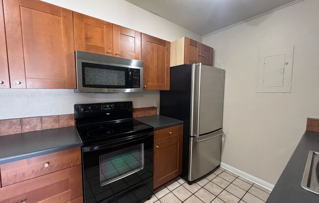 1 bed, 1 bath, 936 sqft, $1,200