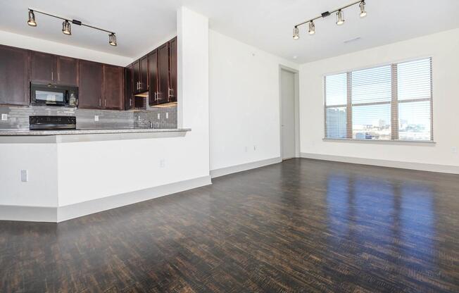 2 beds, 2 baths, 1,270 sqft, $2,112