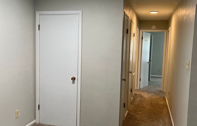 2 beds, 1 bath, 850 sqft, $1,040, Unit 3-D