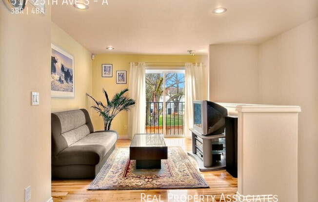 517  25th Ave. S.  B