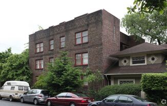 Huntington Arms - Located on the west slope of Capitol Hill