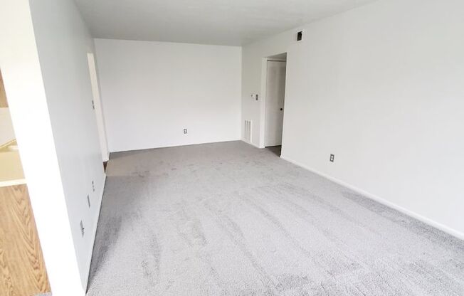 2 beds, 1 bath, 956 sqft, $1,050, Unit 3713-2A