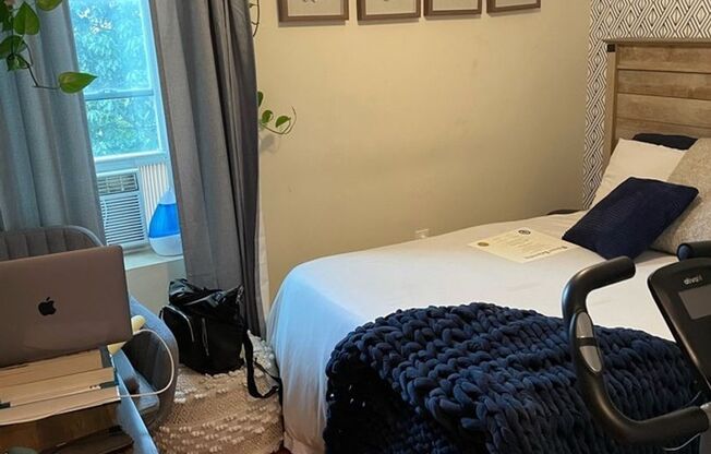 Newly renovated apartment, minutes from Passyunk and Queen Village