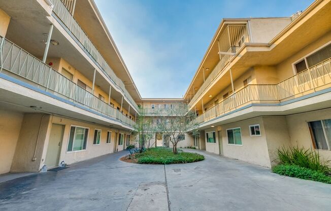 Hyde Park Apartments at 6419 10th Ave