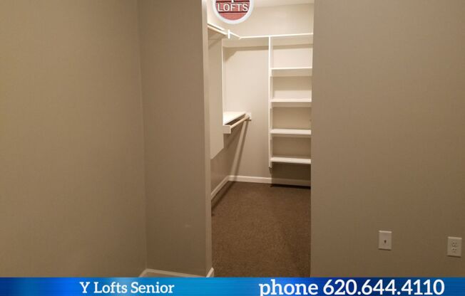 2 beds, 1 bath, 951 sqft, $1,140, Unit 007