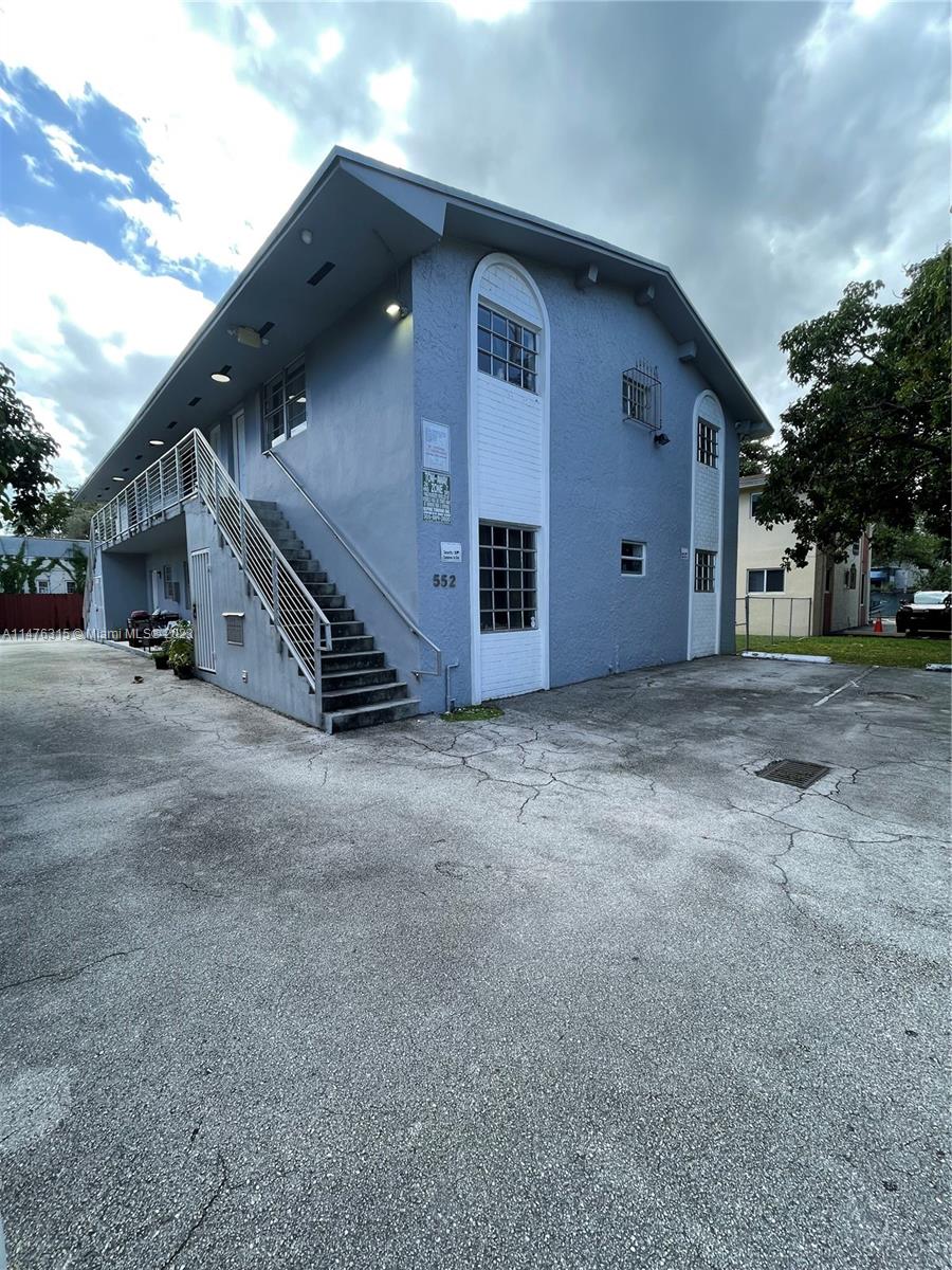 552 NE 61 ST