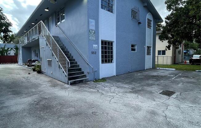552 NE 61 ST