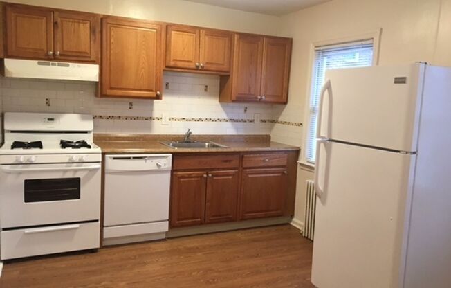 1 bed, 1 bath, 600 sqft, $1,750