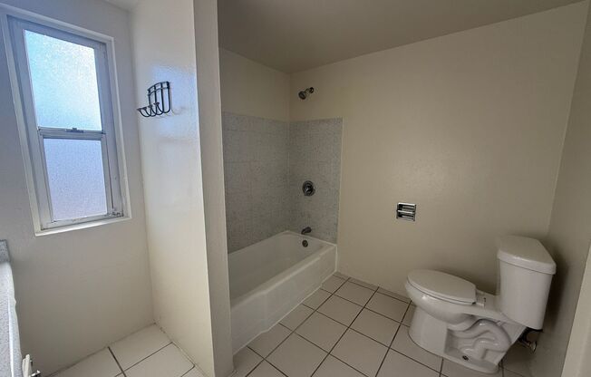 1 bed, 1 bath, 700 sqft, $1,895, Unit D