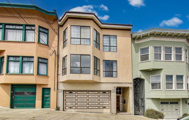 747-749 16th Ave