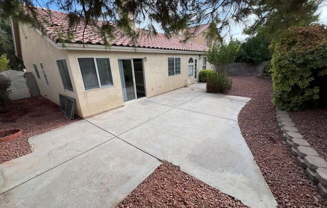 3 beds, 2 baths, $2,350