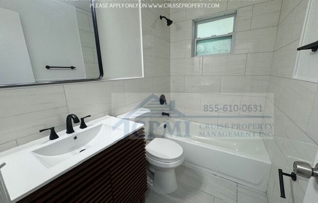 2 beds, 1 bath, 826 sqft, $1,825, Unit 16