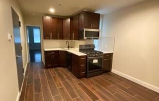 2 beds, 2 baths, 900 sqft, $1,850, Unit 2